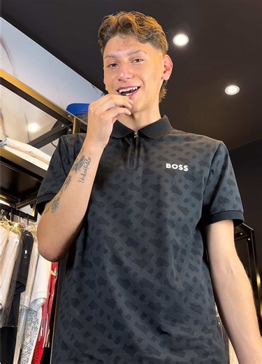 Vestirse bien todos los días no debería ser un dilema. Ni muy formal, ni muy básico. La nueva colección de polos que llego a MSC WARDROBE son ese punto exacto entre estilo y comodidad. Ademas son ideales para cualquier ocasión!🔥👕 Lo esperamos en nuestra tienda física: 📍| San Andresito norte Local C5. . . . . . #sanandresito #camisetas #poloshirtformen #godspeed