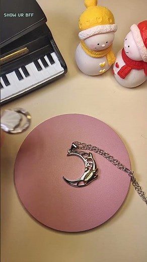 Unlocking the Secrets of BFF Necklaces - The Ultimate Symbol of Friendship!