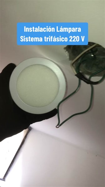 Instalación lampara bifásico 220 V #ingenieriaelectrica #instalacioneselectricas #compartan #interruptor #comceptos