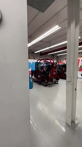 #ThrowbackThursday to Thad Moffitt testing out the SimCraft simulator when a certain someone decided to pay him a visit 👑 | The Legendary Garage