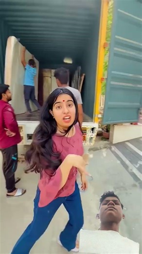 sara Saman Loading Ho Gya ❤️ #shortvideo #trendingshorts #dushyantkukreja