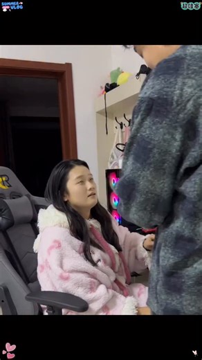 📦玩具一號倉庫💖🎀🩷💗🦄🌸 on Instagram: "#🍌🎶指尖一碰就彈出愛的旋律💛 療癒發售🔜人體水果香蕉音樂節拍琴 可愛香蕉化身人體節拍琴🍌不是用手彈 是用愛感應出來的💫 雙人互動玩法超有趣 雙方各捏住一端感應點 其中一人輕觸對方肌膚💞 電流形成感應進而發出旋律 一定秒激發對方的好奇心😯 內置15首趣味歌曲任意切換 怎麼玩都不膩～互動感滿滿✨ 不論是小朋友早教啟蒙、親子同樂還是情侶甜蜜互動都超級適合‼️ 拍一拍香蕉玩偶 立刻切換下一首歌🎶簡單直覺 讓大人小孩都上癮的程度😆 可愛造型➕生動刺繡表情 採用優質環保原料🌱 柔軟親膚、不易掉毛 每一個細節摸起來都像鵝毛般柔軟☁️抱在懷裡剛剛好 一起玩一起笑💛 🔖USB充電 🔖尺寸約 22 × 18 × 12 cm 🔜“#👶🏻詢價留言隨意貼圖💗✨專人小幫手回覆您” 🔜“#👶🏻詢價留言隨意貼圖💗✨專人小幫手回覆您” ———————————————————————— 賣場皆為實拍💝所見即所得👀誠信交易禮貌購買！ 💳付款方式 轉帳、ATM、街口支付、微信、支付寶收款 🚚賣場滿$2