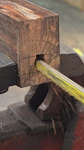 1.1M views · 4.9K reactions | Fazendo o ajuste para espiga, Spalted de hovenia, fornecido pela FARM WOOD . #cutelaria #tutorial #empunhadura | Marcelão Lubaczwski | Facebook