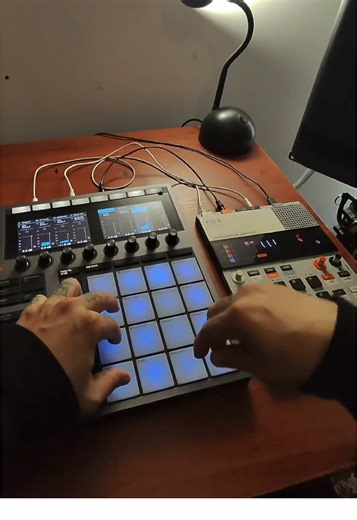 A warm-up exercise for making rhythms with your fingers #MaschinePlus #NativeInstruments