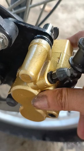 Ano ang kasolat na after market na break caliper para sa cr152 mga sir? naalog na kase tas hindi na play ung isang bilog sa loob | Eric Escare