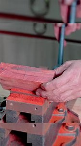 33K views · 561 reactions | The mortise and tenon of the Chinese mortise and tenon technique perfectly demonstrates the wisdom of the ancients 中華榫卯技藝之絕戶榫，完美展現古人的智慧 #阿木爷爷GrandpaAmu #reels #手工 #木工 | 阿木爷爷Grandpa Amu | Facebook