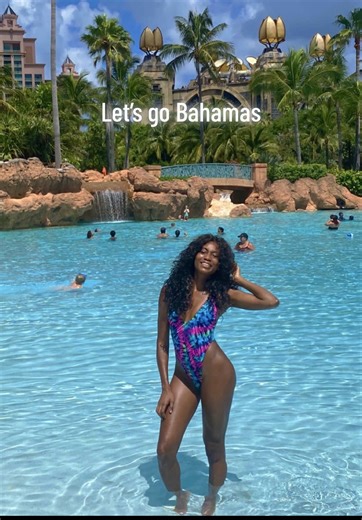 Why You Need to Visit The Bahamas ✈️🏝️ The Bahamas is the ultimate escape: 🌊 Crystal-clear turquoise waters 🏖️ Picturesque white-sand beaches 💦 Thrilling aqua parks 🍽️ Interesting restaurants and rare wine cellars 🏛️ Rich history and hidden gems ☀️ Sunshine all year long! Whether you’re looking for relaxation, adventure, or unforgettable moments, this destination has it all. #Bahamas #Atlantis #GraycliffRestaurant #explore #enjoy