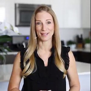 40K views · 1.1K reactions | Who knew it was this easy to make a Honey Baked Ham at home?! Recipe: https://downshiftology.com/recipes/honey-baked-ham/ | Downshiftology | Facebook