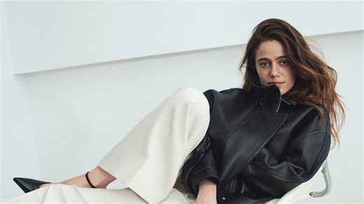 Theory’s New Spring Campaign Stars Molly Gordon and Ken Leung