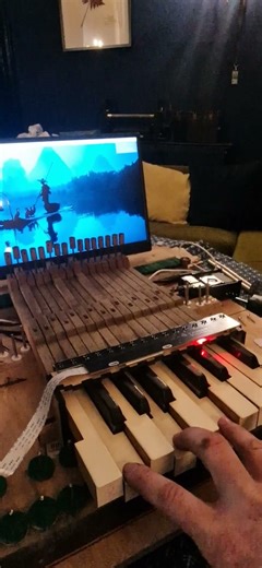 Over Keyboard MIDI sensor bar - it lives! #midikeyboard #raspberrypipico