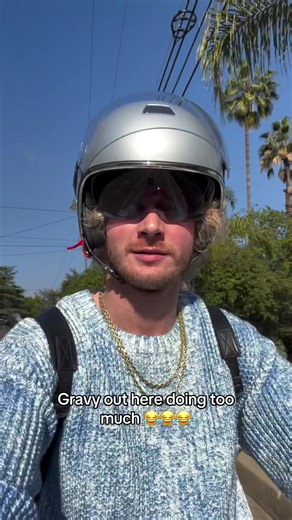 Gravy out here doing too much 😂 #funny #gravytrain #gravy | Chicken Gravy