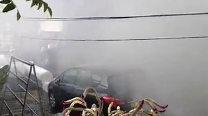 29K views · 382 reactions | Un incendie s’est déclaré dans une usine qui fabrique des meubles. Les pompiers sont sur place. Nous y reviendrons. Vidéo: Pailles News Plus de détails sur notre page Facebook TOP FM Mauritius et dans nos bulletins à la radio . TOPFM Nord/Sud -106.0 Centre - 104.4 Est/Ouest- 105.7 | TOP FM Mauritius | Facebook