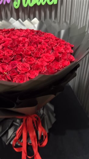 Bloomex Flower on Instagram: "Qatar National Day delivery available #bloomexflower #qatarnationalday #flowers"