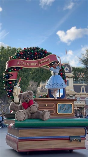 A Christmas Fantasy Ballerina and Bear #christmasfantasy #christmasparade #disneyparade #ballerina