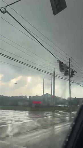 The video is a compilation of videos of the hail and potential tornado seen in Hall County on Friday from listeners Lindsey Saldierna, Shannon Thomas, and Denise Parson respectively. The link to the article and a way to sign up for alerts is at the link below. https://accesswdun.com/article/2025/5/1290925/sirens-go-off-hail-reported-in-parts-of-hall-county #weather #severeweather #hallcounty #northgeorgia | Access WDUN