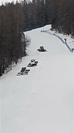 preparazione❄️pista da sci per gara⛷️