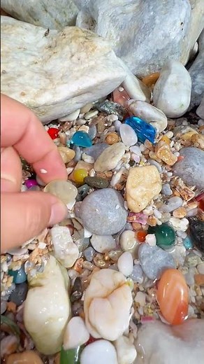 Crystal hunting in forgotten mines: The ultimate guide。Rainbow Beach's Crystal Secrets