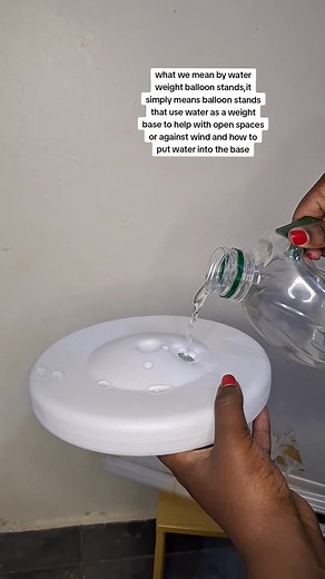 Balloon stands that use water weight and how to put water into them #balloon #hacks #tutorial #stands #diy #nowyouknow #nairobi #kenyantiktok🇰🇪
