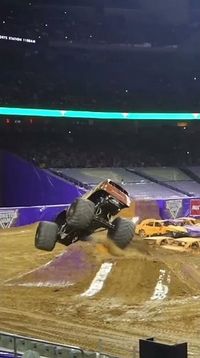 Jester's Breakdancing Save | Monster Jam @ Houston, TX 2016!