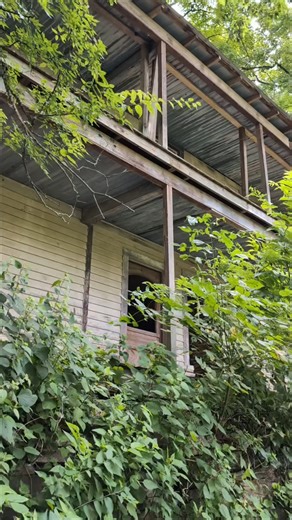 128K views · 7.1K reactions | Imagine stepping off a train in 1900 to find a grand hotel rising along the banks of the Hiwassee River in the Appalachian Mountains. Back then, the Higdon Hotel, which was built in the 1880s, welcomed railroad crews, summer tourists, and mountain wanderers alike. Today, it sits quiet and hollow, just a ghost from a golden age when rivers and railroads brought life to this tiny Tennessee town in the mountains. | The Forgotten South | Facebook