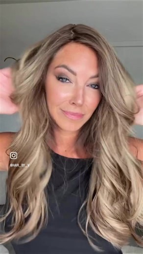 Soft, seamless, silk perfection ✨ Wearing Silk Topper – Chiara (custom ordered) Natural volume, invisible parting, zero effort (okay… almost zero 😉). Almost forgot how much I love this color 🤍 #HairByV #SilkTopper #AlopeciaAwareness #HairLossSolutions #ConfidenceWithHair