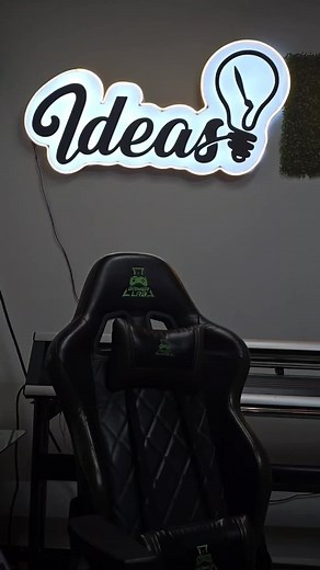 "Explora cómo el arte del tatuaje se fusiona con la publicidad, creand...