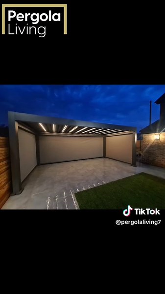 PergoSky 6x3m Freestanding Alongside Privacy Blinds Warm White Blade Lights #pergolabuild #pergolainstallation #pergoladesign #pergolaliving #gardenlandscape #pergolaretractable #aluminiumpergola #gardenpergola #pergolaglassdoors #pergola #pergolas