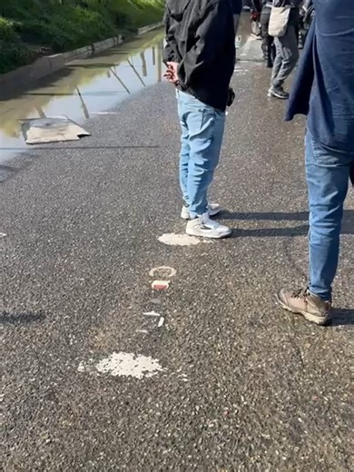 #Movilidad | A esta hora se registra un accidente de tránsito en la autopista Sur, vía #Sibaté - #Soacha, en el que están involucrados tres tractocamiones. 🛑El hecho genera fuerte congestión vehicular en el sector. Unidades de tránsito ya se encuentran en el lugar atendiendo la situación y regulando la movilidad.