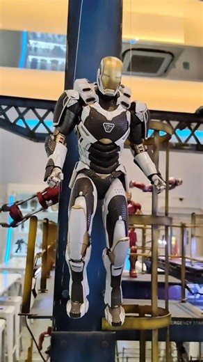 HOT TOYS Iron Man Mark 39 Starboost Mark XXXIX #ironman #ironman3 #hottoys