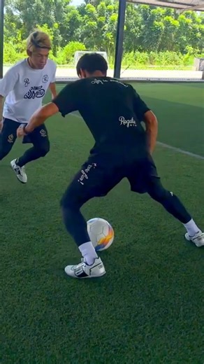 2.8M views · 29K reactions | Daily Dribble October Trick Skills Challenge 略 Tutorial|Episode 4| #football #danielauthur #skills #soccer #reelsfbシ #reelsfb | Daniel Authur10 | Facebook