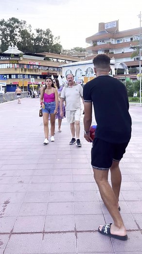 2.9M views · 2K reactions | Head touch challenge went wrong 藍藍. #trendingreels #trendingvideo #funnyfails #reelsviralシ #comedyvideos #comedyreels #fun #trendingreelsvideo | No One Cares | Facebook