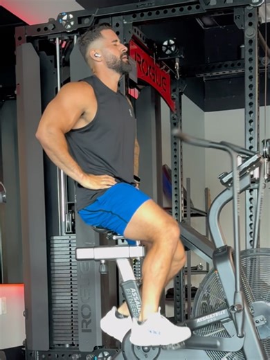 Bremen Fitness & Mindfulness on Instagram: "Do you have one muscle group that you absolutely hate doing at the gym? Here’s your reality check. You probably need to do that the most! Finally I’m back at doing intervals and hitting abs again. "