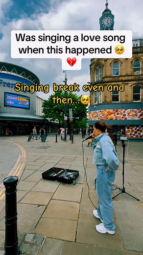 93K views · 626 reactions | Everyone kept ingnoring this homeless man梁#singing #singers #buskers #busking #kindness #homeless #foryoupage #wholesome #foryou #positivity #sadstory #fypシ #bekind #sad #poor #love #spreadlove #reelschallenge #reelsviralシ #reelsfypシ #reelsinstagram | Paige Leigh Official | Facebook