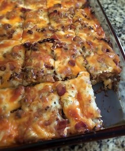 30K views · 149 reactions | Need a simple ground beef casserole to feed your family or friends? They will love this easy low-carb bacon cheeseburger casserole. Recipe in First Coʍmеոτ  | Easy Recipes | Facebook