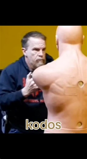 Kodos was created in 2010 by William Banks as Sistema de Codos, changing the name in 2020 to Kōdōs (Kodos). It centers around elbow and knee techniques from Muay Thai, Kali, Silat, Wing Chun, 52 Blocks (Alto Shuffle) and a whole lot of experimentation. Kodos. Create your own way. #kodos #pangamut #savageelbows #52blocks #kōdōs