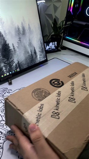 Thanks! @Kinetic Labs #fypシ #fypage #techtok #zadesss #setup #cleansetup #minimalistsetup #kineticlabs #keyboard #keycaps #switches #wuquestudio