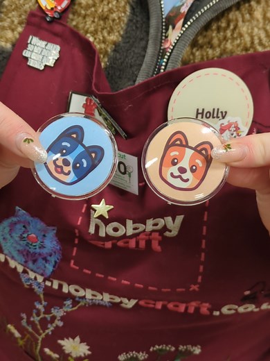 Create Custom Button Badges with Cricut and Hobbycraft