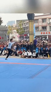 189K views · 4.5K reactions | Heard of slackline? It's the ultimate balance test! 露 Watching athletes dance on a narrow, bouncy webbing is mind-blowing. #Slackline #BalanceChallenge #ExtremeSports | iChongqing | Facebook