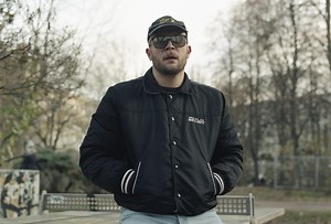 Pöbel MC im Interview über Raugln, Ambivalenzen und Multilingual Mike