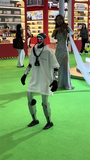 Humanoid Robot Dances Like a Human! 🤯🕺 AI Takes Over! #shorts2026 #techshorts