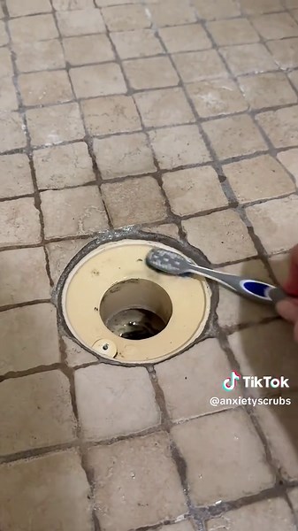 Deep Cleaning Moldy Drain | Cleaning Tips & Tricks