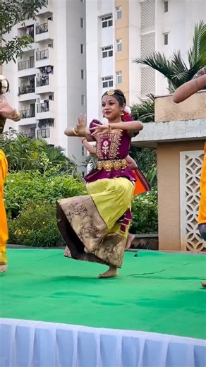 Devanshi Biswal | Dancer | Bharatnatyam | Hiphop | Bollywood | Grace in every step, rhythm in every beat – dancing to the soul of Carnatic music! #bharatanatyam #carnaticmusic #classicaldance | Instagram