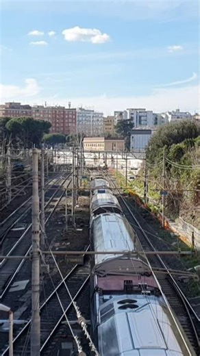 Regionale Rock per Pisa appena partito da #romatuscolana