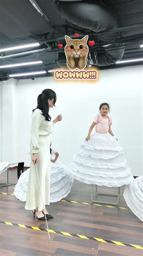 Cute kids striking chair poses #bybacademy #thanhhuyennguyen #daotaonguoimau #5g
