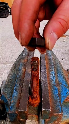 Die Tap Repair Tool 🔩 Restore Damaged Threads Easily #ThreadFix #GarageTools #shorts