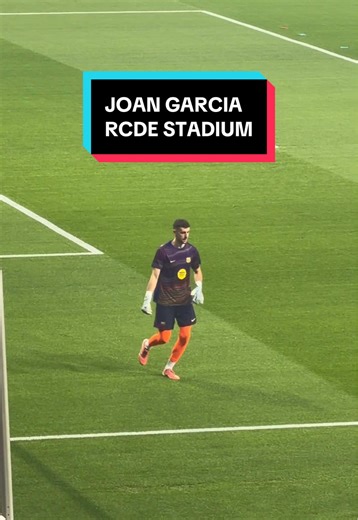 Joan García Arrives at RCDE Stadium