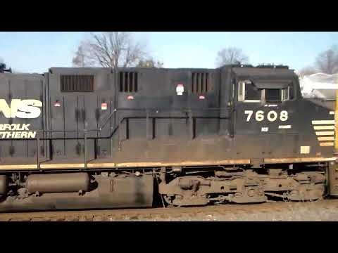 Auto rack with NS 1002 up front and NS 7608 as a mid train DPU