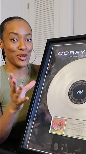 Want to make your own Platinum Record Plaque? Tune in to the full tutorial. #diycrafts