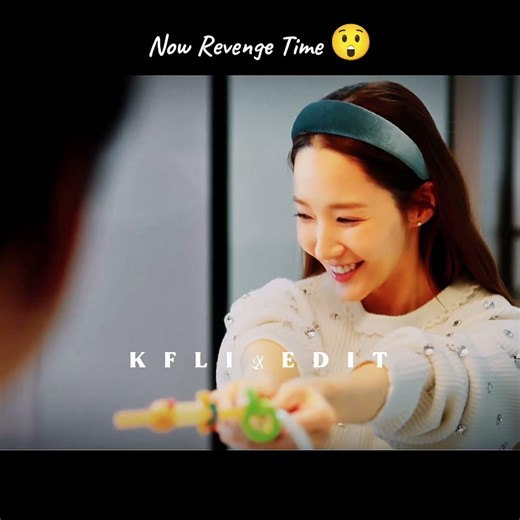 “Bro can use both hands…😂 #kdrama #shorts #koreandrama #funny