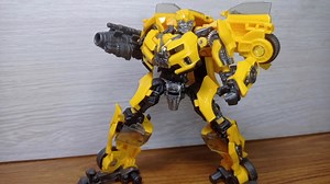 Transformers Studio Series SS-87 Dark of the Moon Bumblebee In-Hand Images